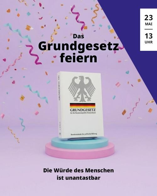 (Bild: IZ) Das Grundgesetz feiern